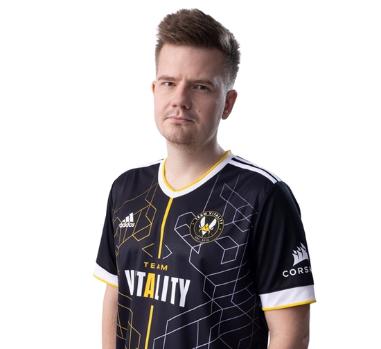 风暴英雄阿塔尼斯手绘作品引发玩家热潮